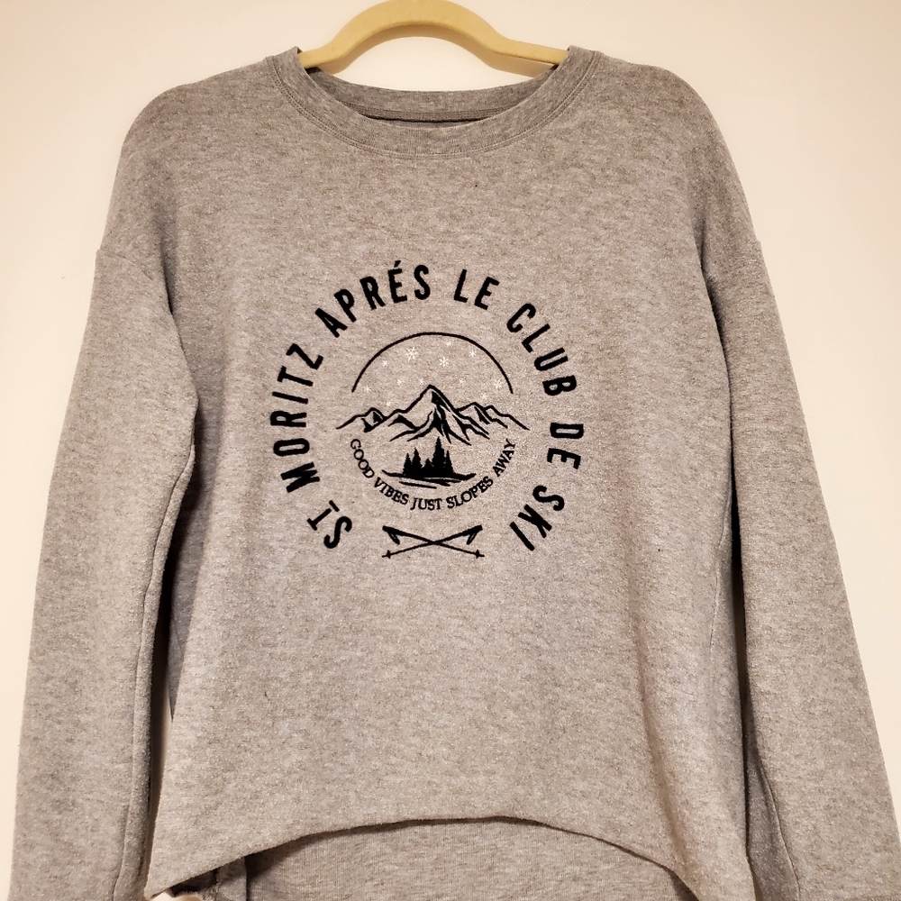 American Eagle Sweater